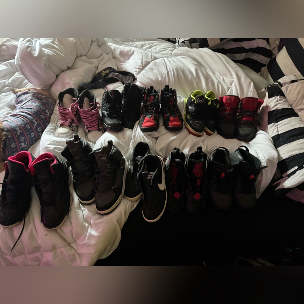 LOT OF 9 PAIRS WOMANS JORDANS